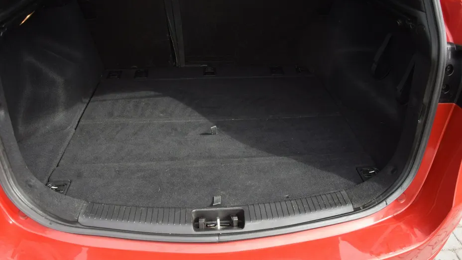 HYUNDAI i30 -