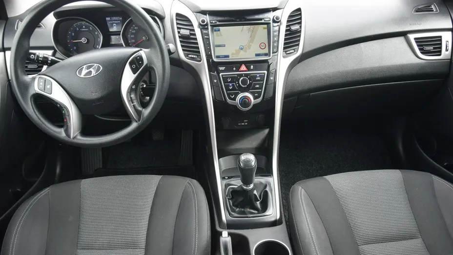HYUNDAI i30 -