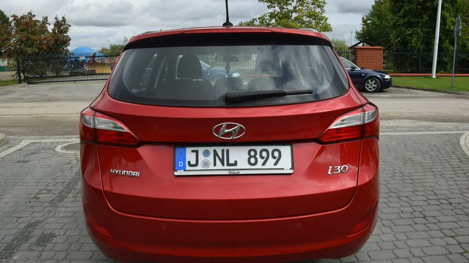 HYUNDAI i30 -
