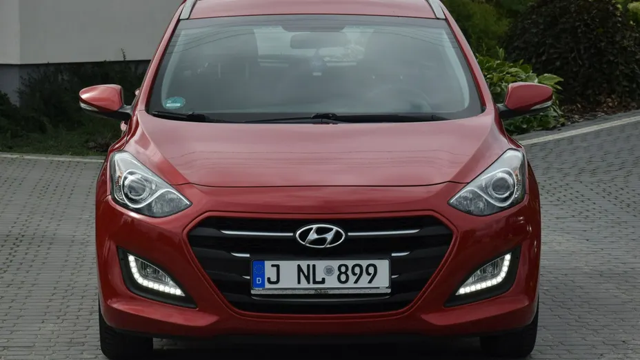 HYUNDAI i30 -