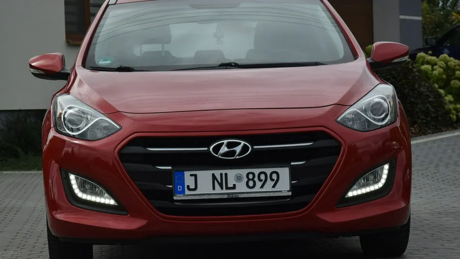 HYUNDAI i30 -