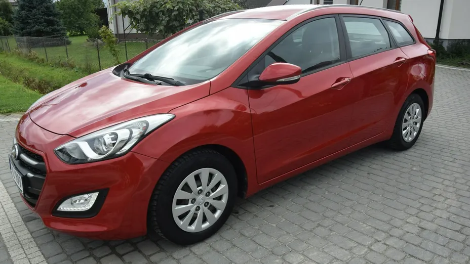 HYUNDAI i30 -