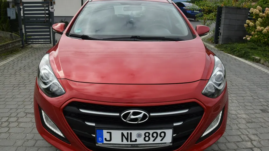 HYUNDAI i30 -