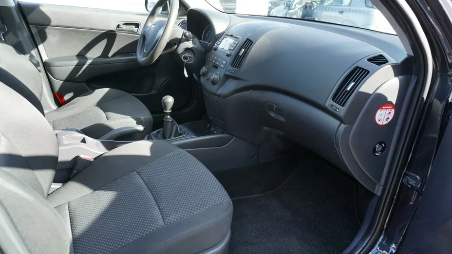 HYUNDAI i30 -