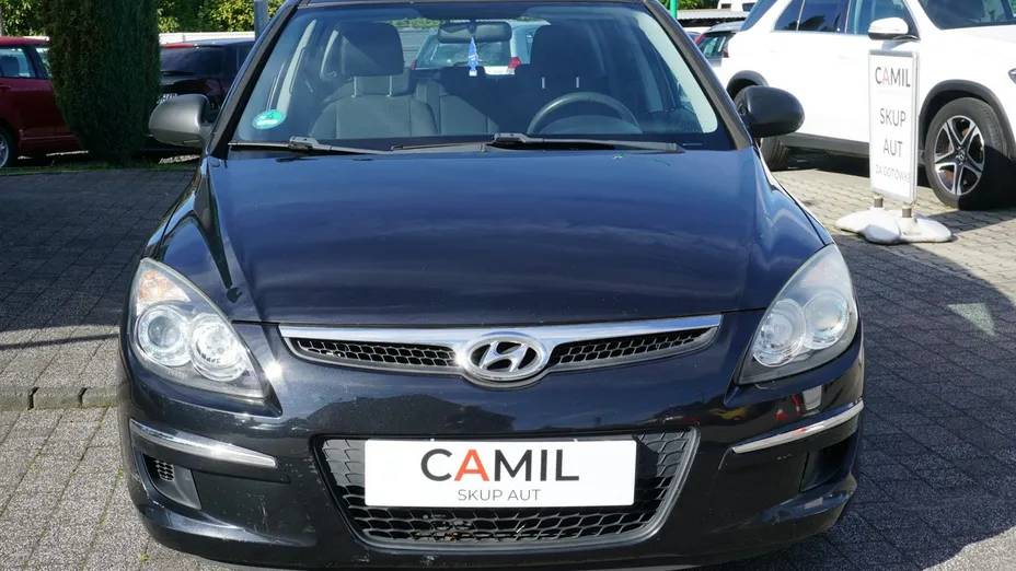 HYUNDAI i30 -