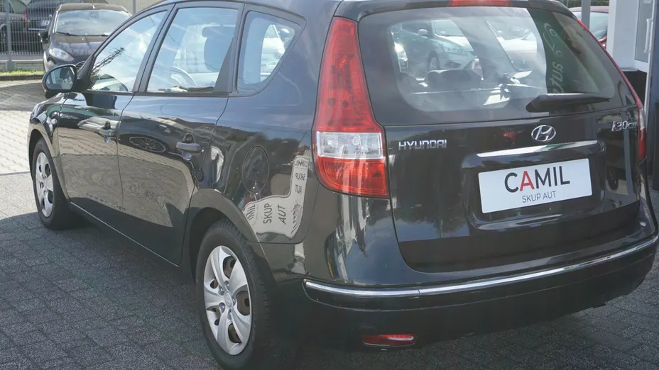 HYUNDAI i30 -