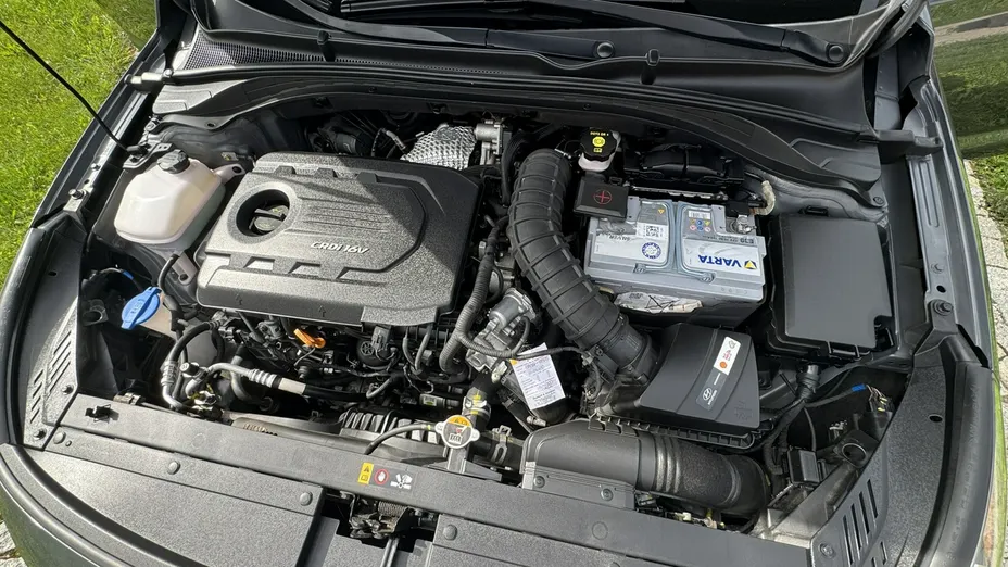 HYUNDAI i30 -