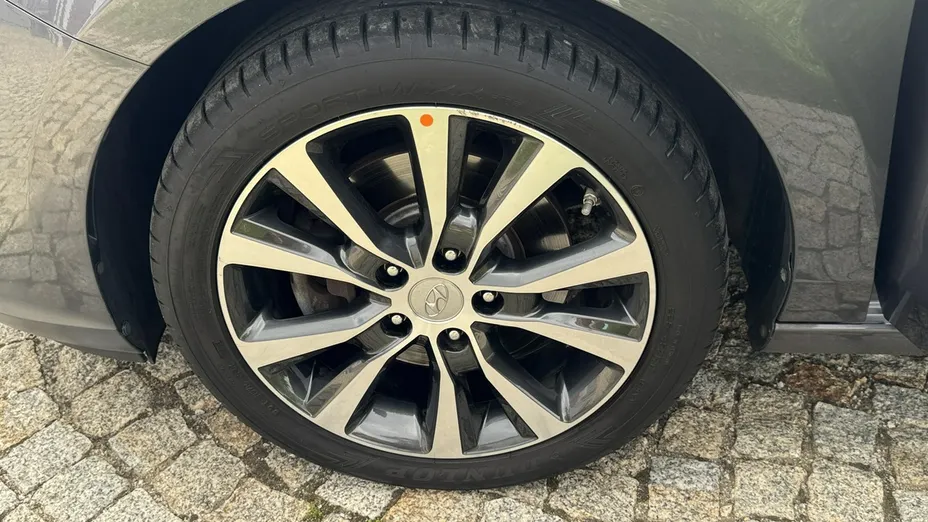 HYUNDAI i30 -