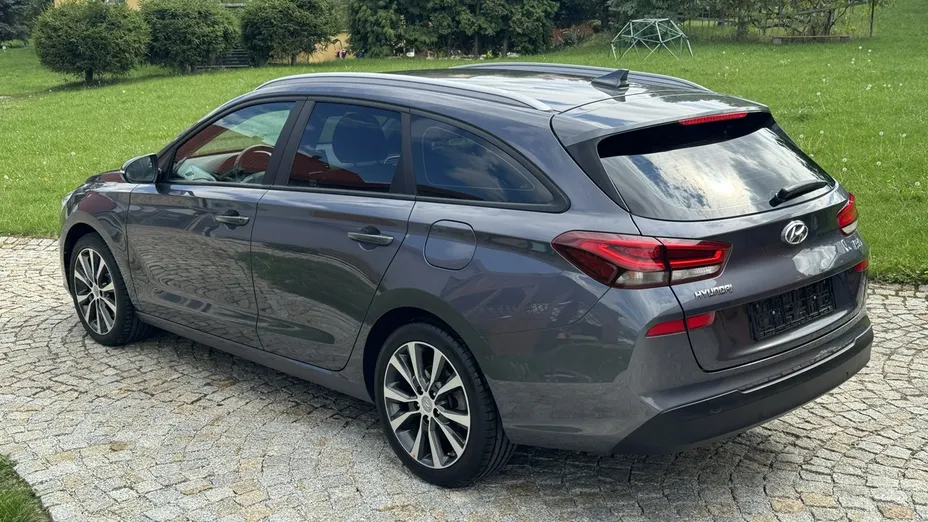 HYUNDAI i30 -