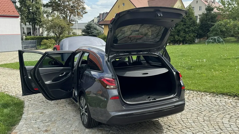 HYUNDAI i30 -