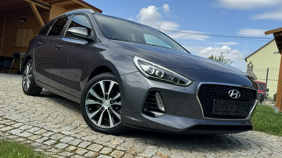 HYUNDAI i30 -