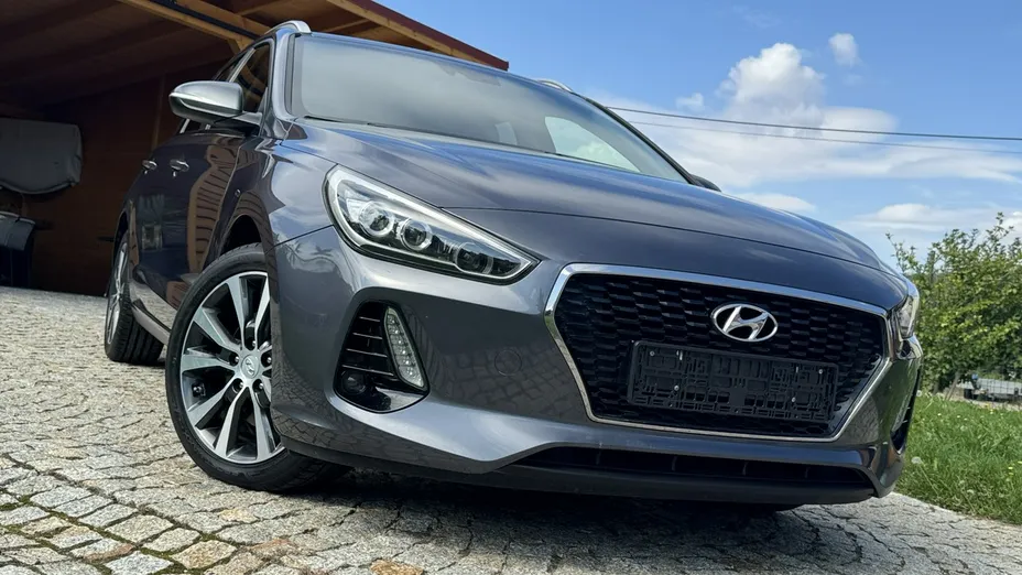 HYUNDAI i30 -