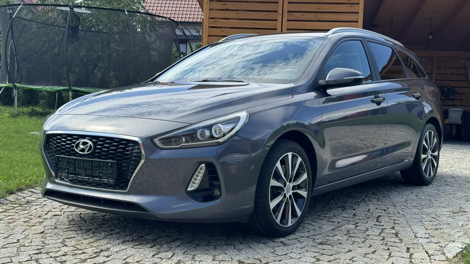 HYUNDAI i30 -