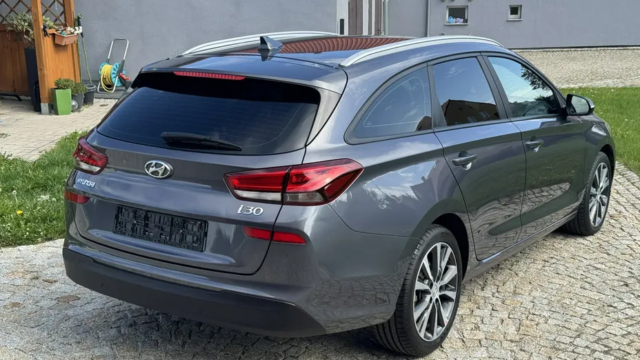 HYUNDAI i30 -
