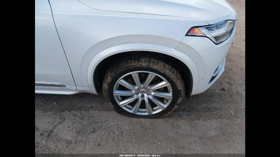 VOLVO XC90 -