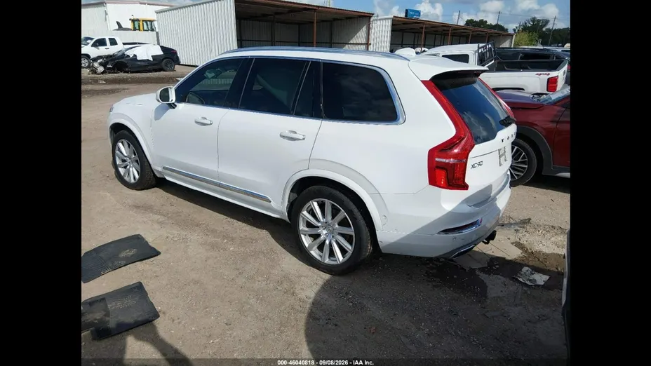 VOLVO XC90 -