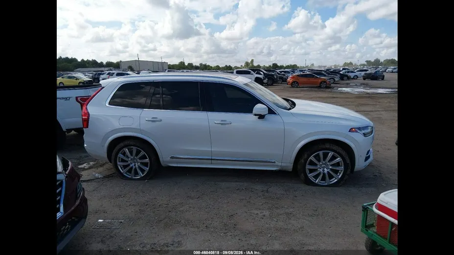 VOLVO XC90 -