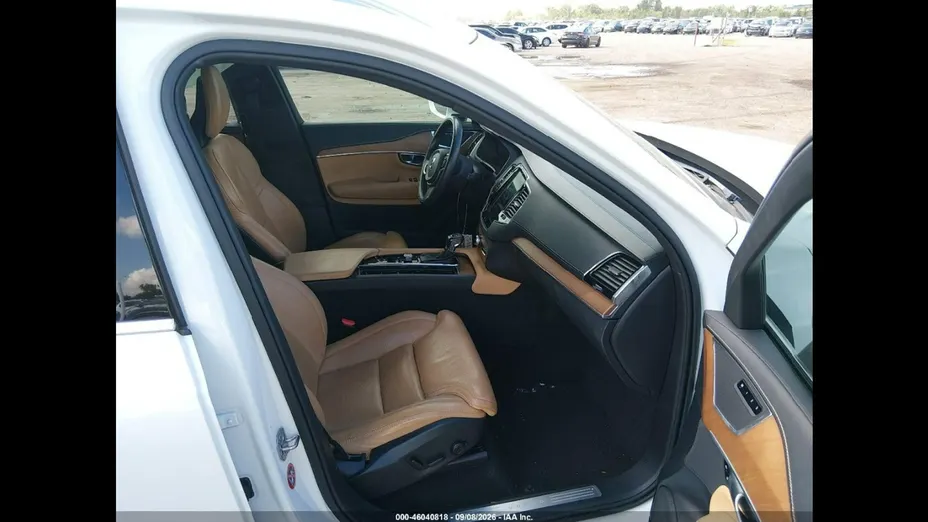 VOLVO XC90 -