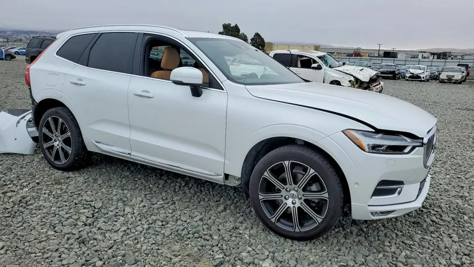 VOLVO XC60 -