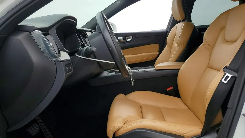 VOLVO XC60 -