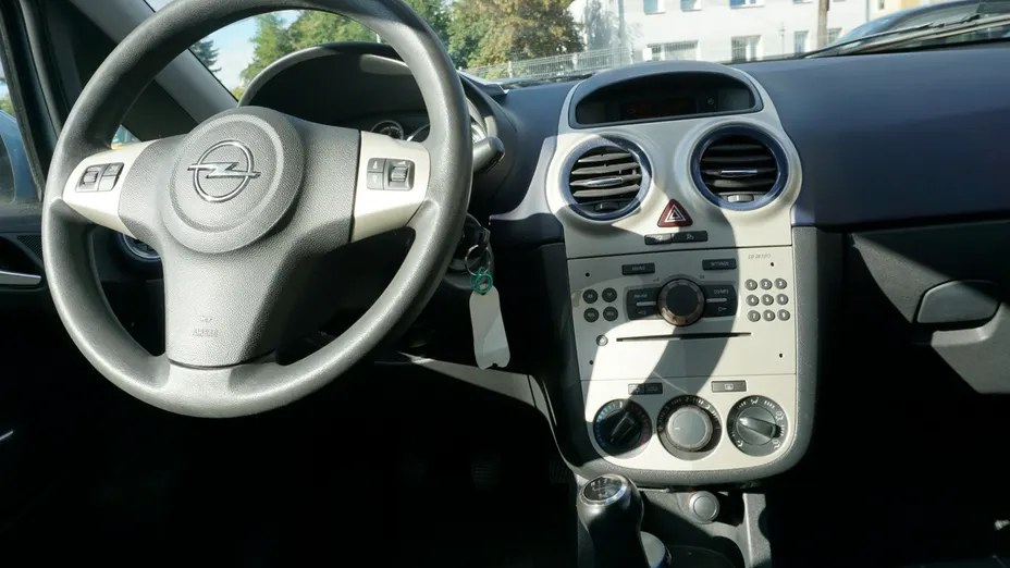 OPEL Corsa -