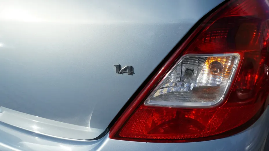 OPEL Corsa -