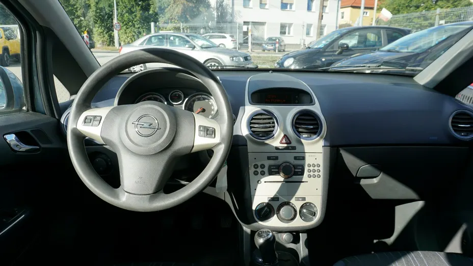 OPEL Corsa -