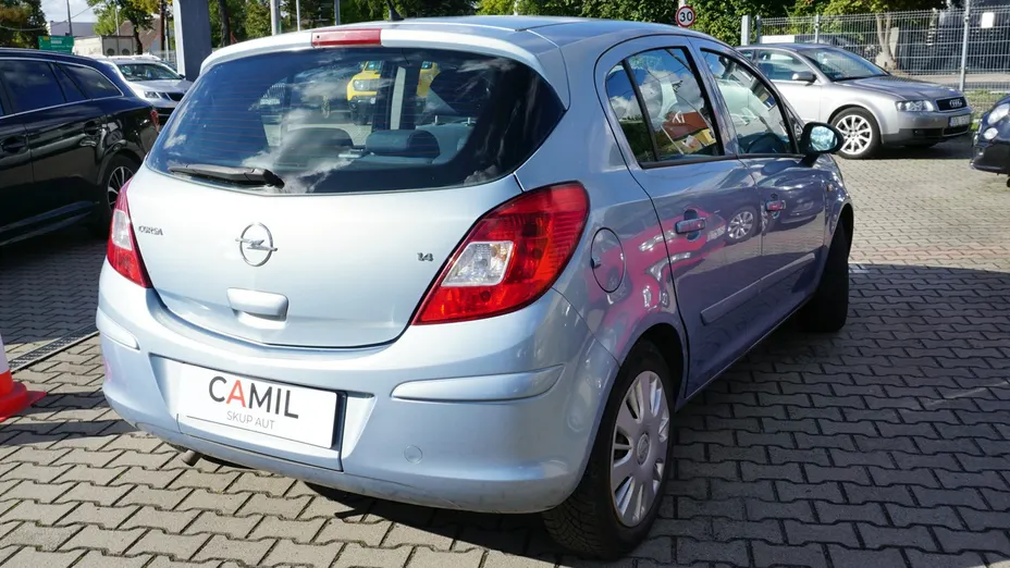 OPEL Corsa -