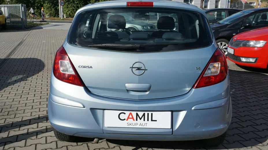 OPEL Corsa -