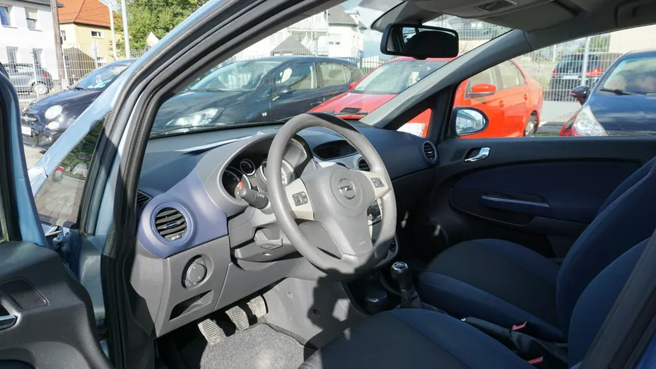 OPEL Corsa -