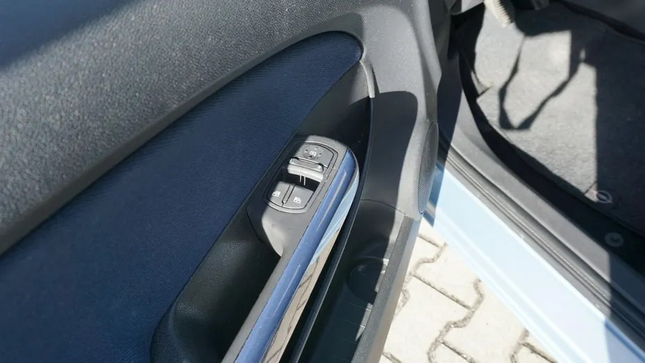 OPEL Corsa -