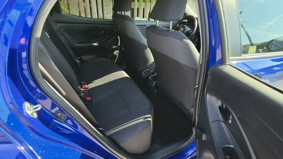 TOYOTA Yaris -