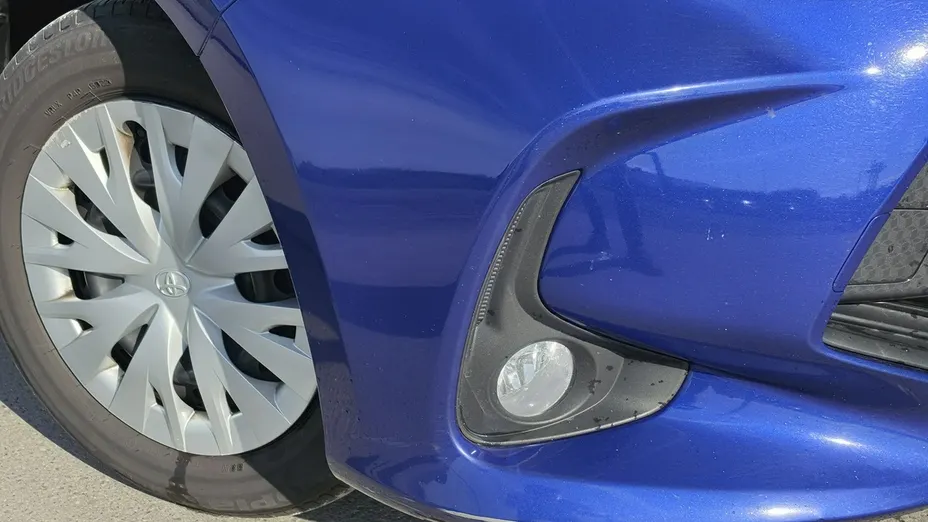 TOYOTA Yaris -