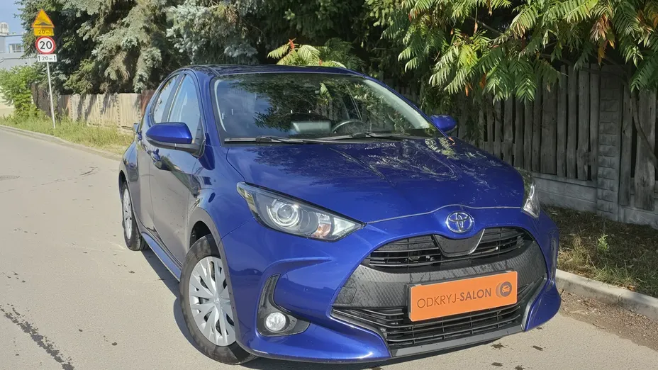 TOYOTA Yaris -