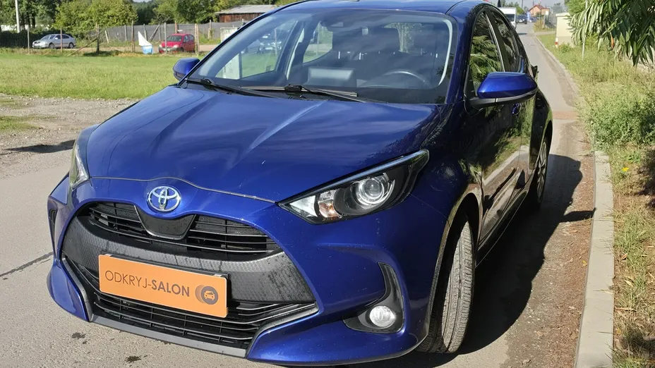 TOYOTA Yaris -