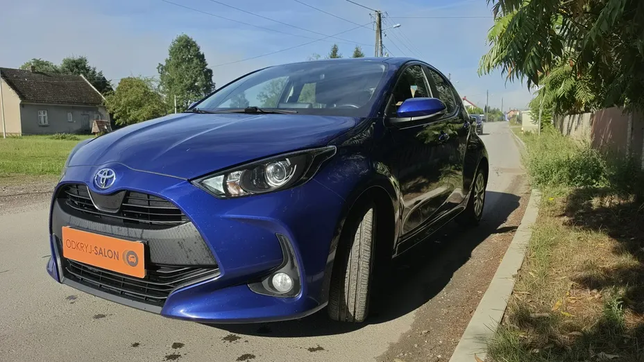 TOYOTA Yaris -