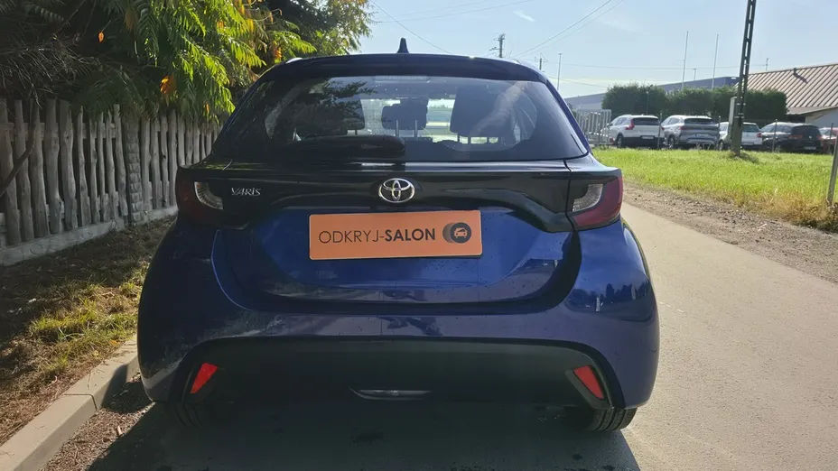 TOYOTA Yaris -