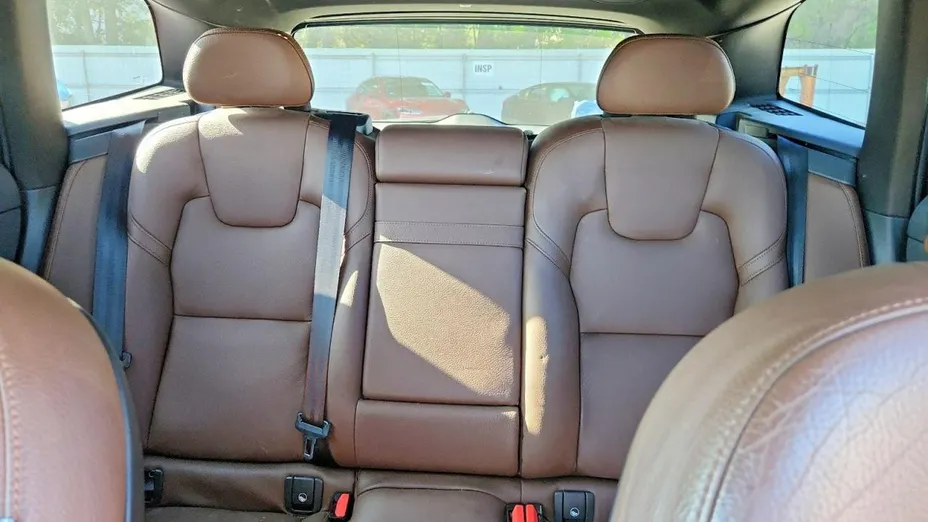 VOLVO XC60 -