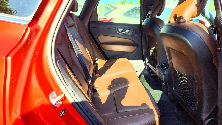 VOLVO XC60 -