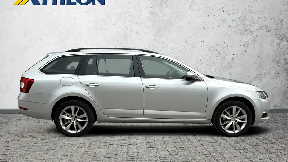 SKODA Octavia -