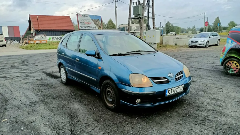 NISSAN Almera Tino -