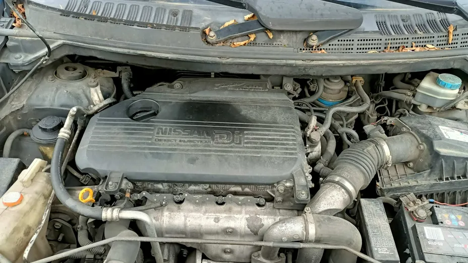 NISSAN Almera Tino -