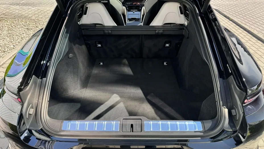 PORSCHE Panamera -