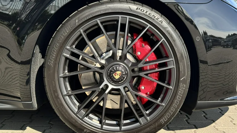 PORSCHE Panamera -