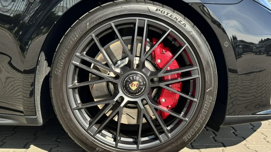 PORSCHE Panamera -