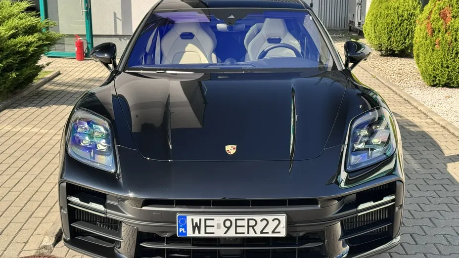 PORSCHE Panamera -