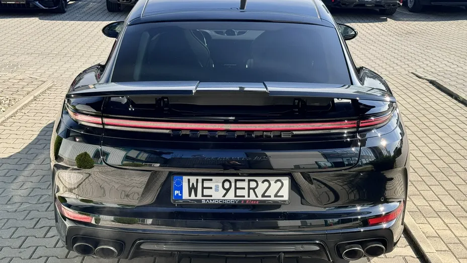 PORSCHE Panamera -