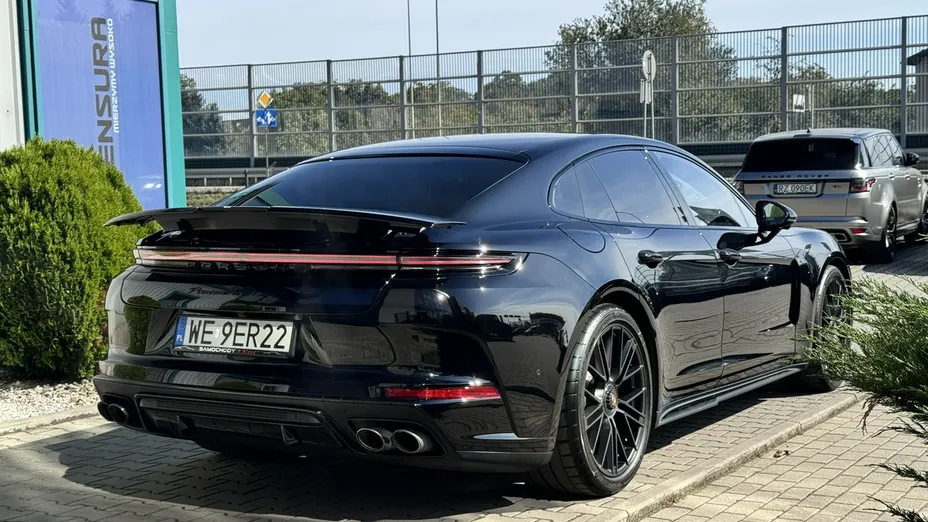 PORSCHE Panamera -