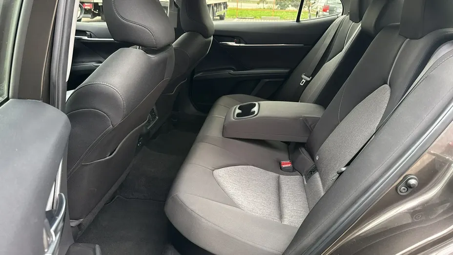 TOYOTA Camry -