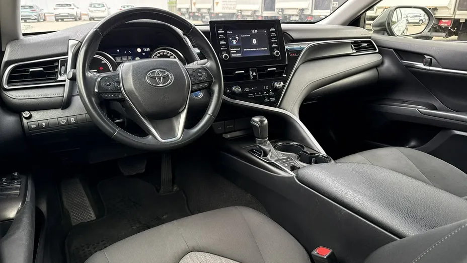 TOYOTA Camry -